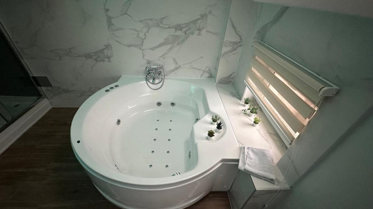 Seti Gorgeous Apartments With Jacuzzi Beograd Ngoại thất bức ảnh