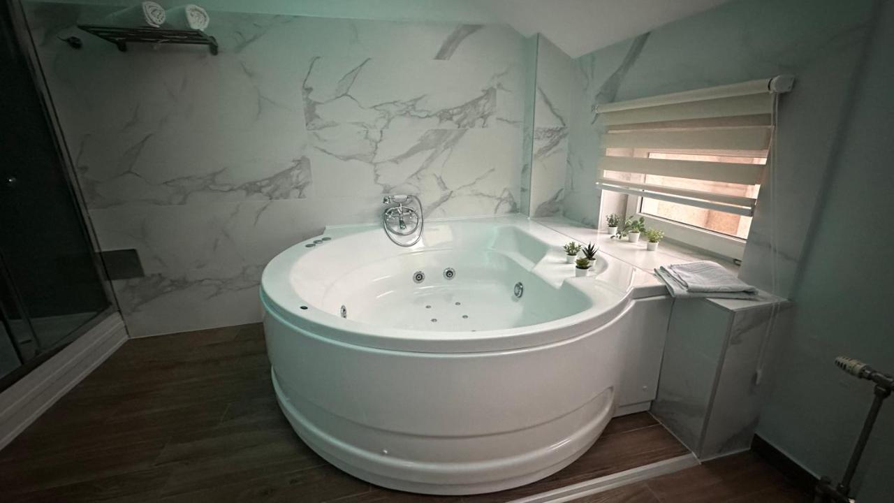Seti Gorgeous Apartments With Jacuzzi Beograd Ngoại thất bức ảnh